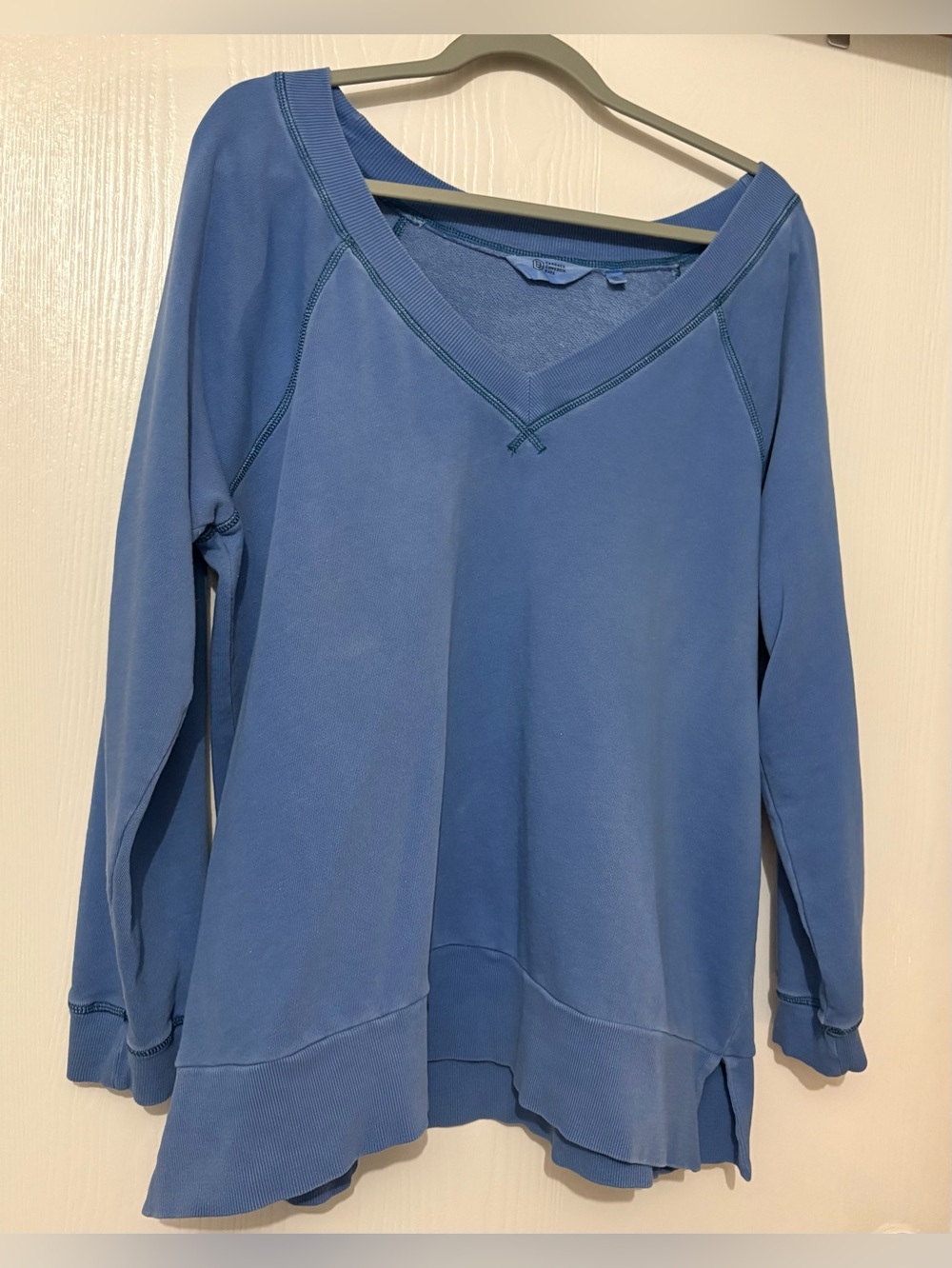 Pretty blue elevated Candance Cameron Bure long sleeve Top XL